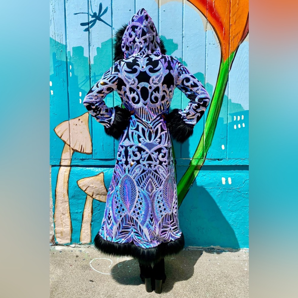 Tamo Design Baroness Sequin Coat size SM/M. Exquisite!!